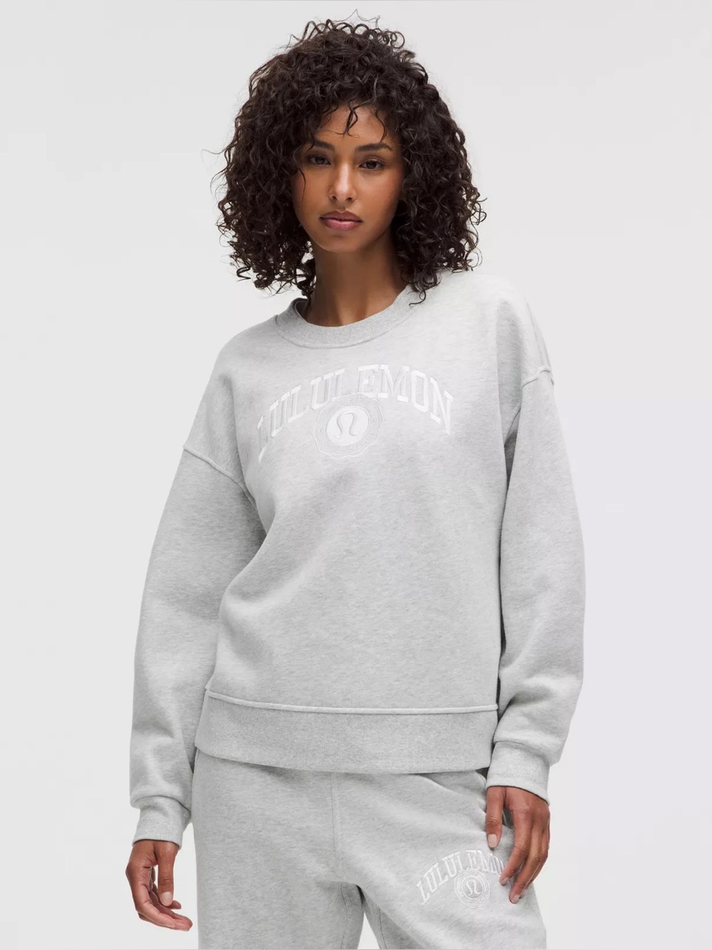 Lululemon Light Gray Crewneck Pullover Sweatshirt Athleisure Embroidered Active - Picture 1 of 11